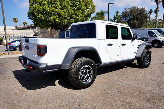 New 2026 Bright White Clear-Coat Exterior Paint Jeep Rubicon image 10