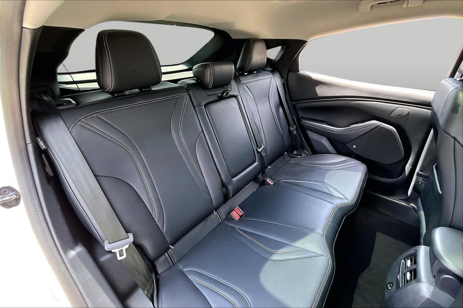 Used 2022 Star White Metallic Tri-Coat Ford Premium image 17