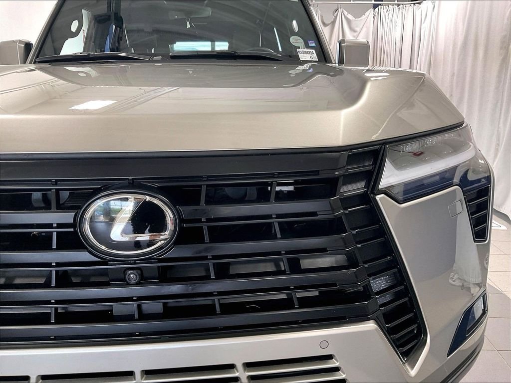 Used 2024 Silver Lexus 550 Premium+ image 33