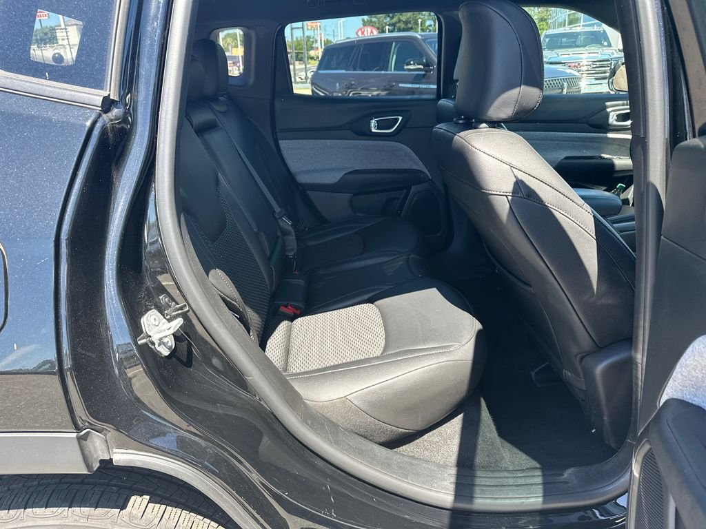 Used 2025 Black Jeep Latitude image 15