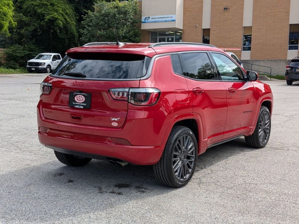 Used 2022 Red Jeep Limited image 3