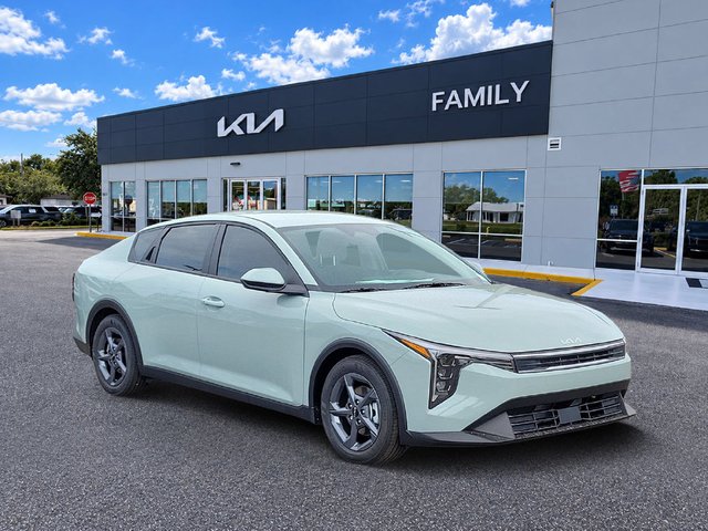 2026 Kia K4 LXS