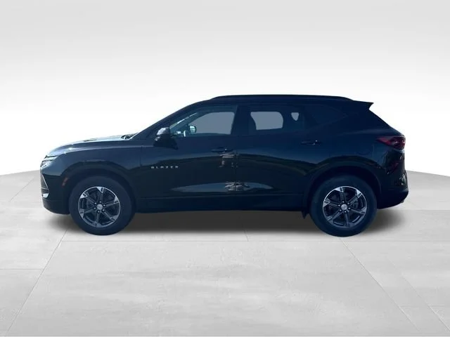 Used 2025 Black Chevrolet 2LT image 2