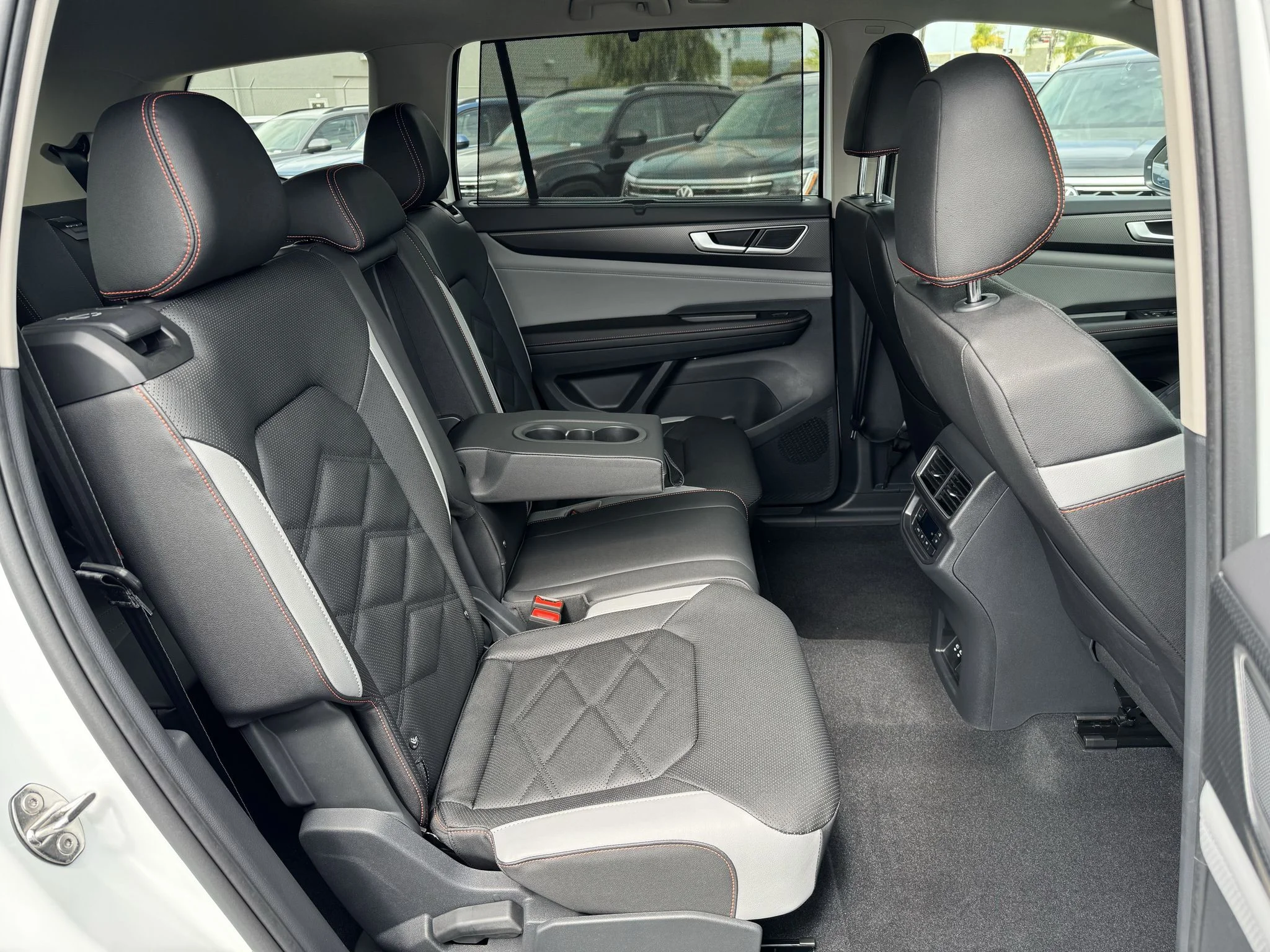 New 2026 Opal White Pearl Volkswagen 2.0T Peak Edition image 32