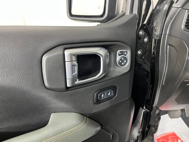 Used 2024 Black Jeep Mojave image 16