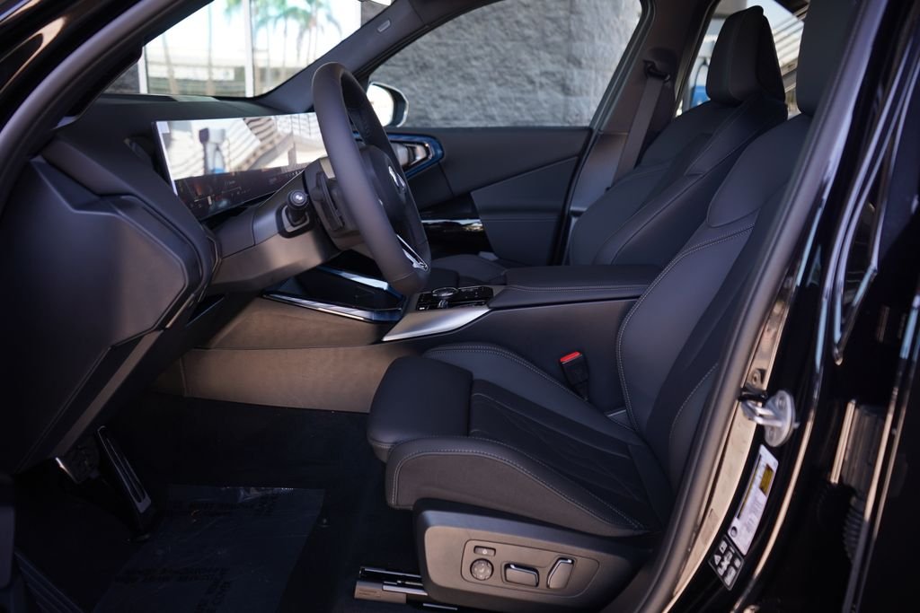 New 2026 Black Sapphire Metallic BMW 30 xDrive image 9