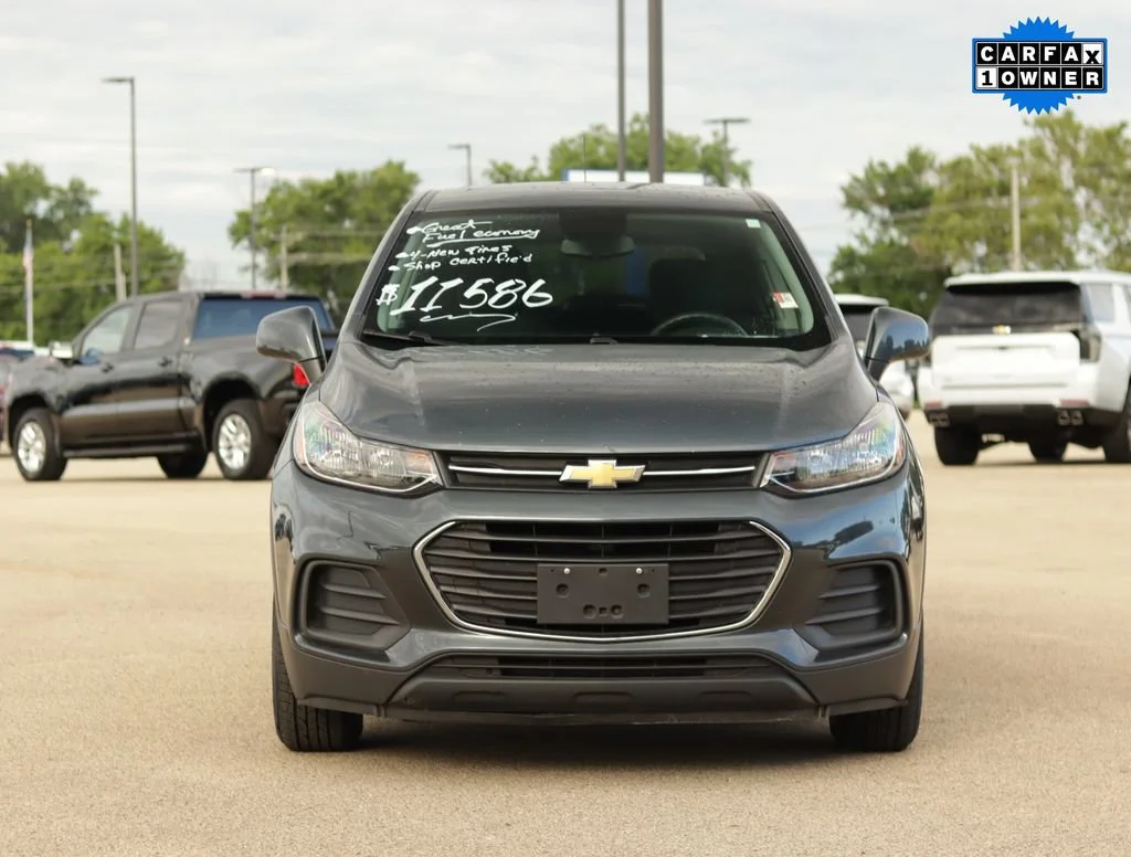 Used 2021 Chevrolet Trax LS with VIN KL7CJKSB6MB303389 for sale in Pekin, IL