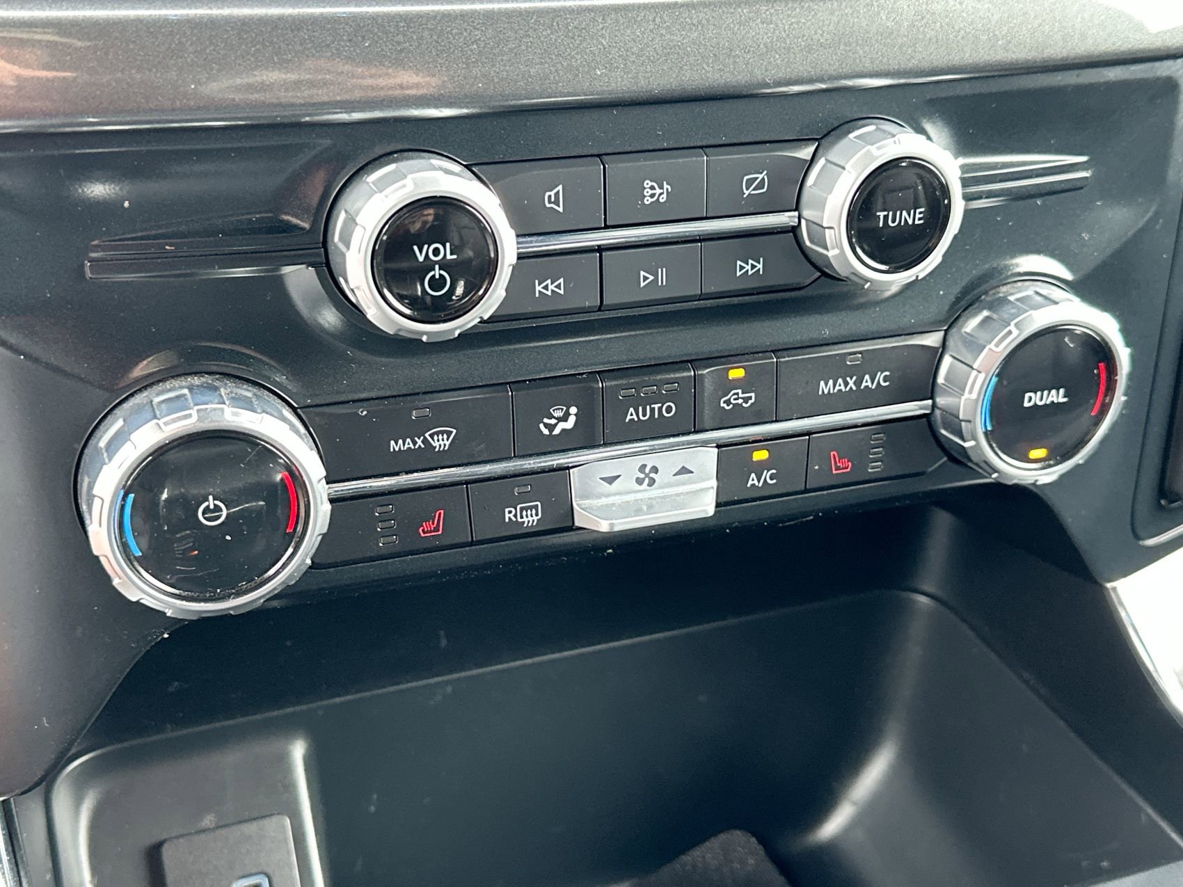 Used 2023 Gray Metallic Ford XLT image 19