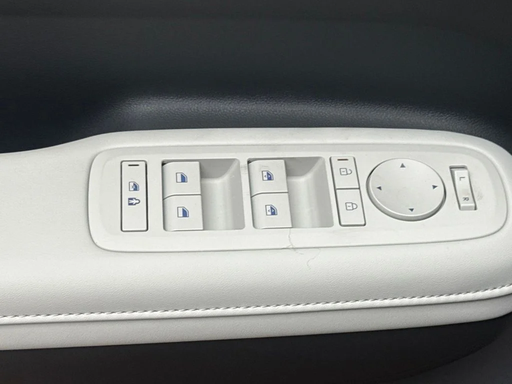 New 2027 Serenity White Hyundai SEL image 22