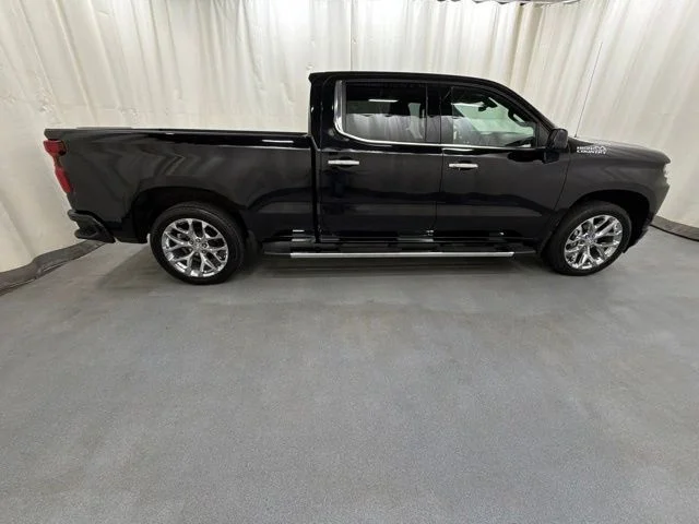 Used 2022 Black Chevrolet High Country image 7