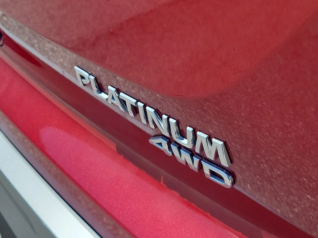Certified Used 2022 Red Nissan Platinum image 9