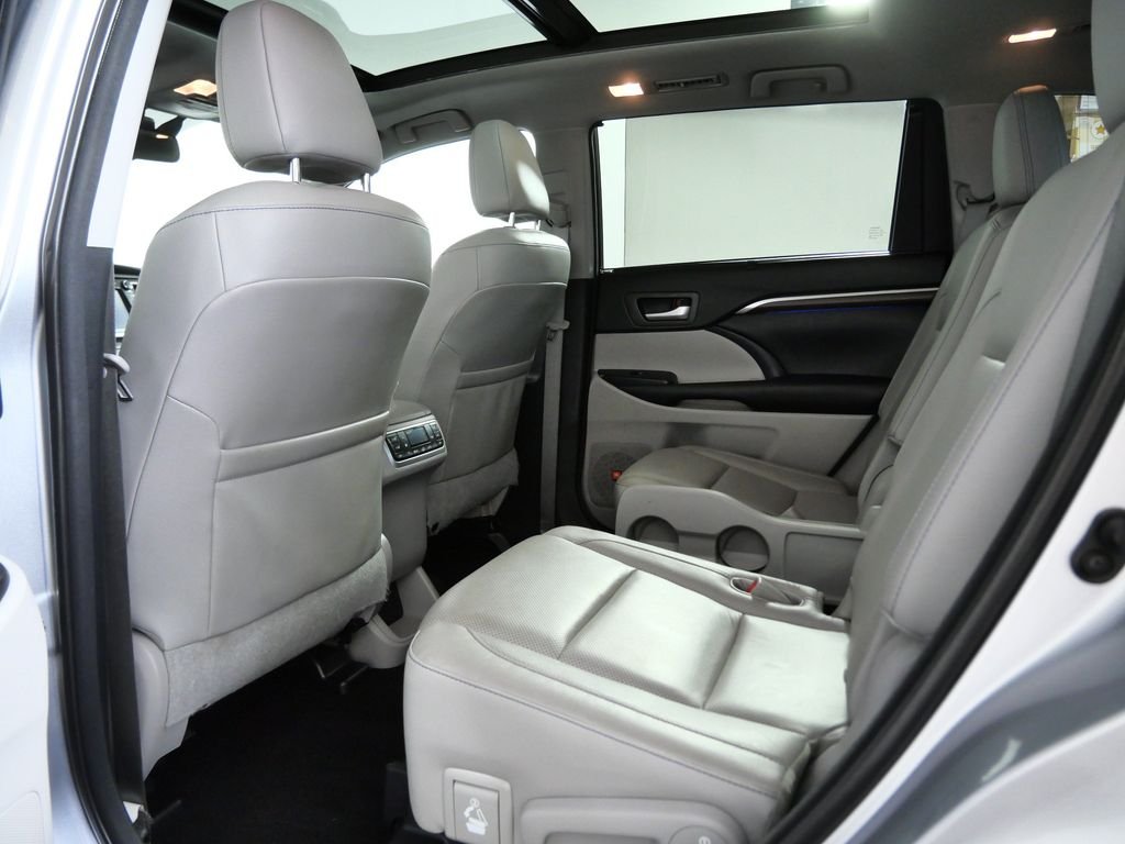 Used 2016 Silver Toyota Limited Platinum image 14