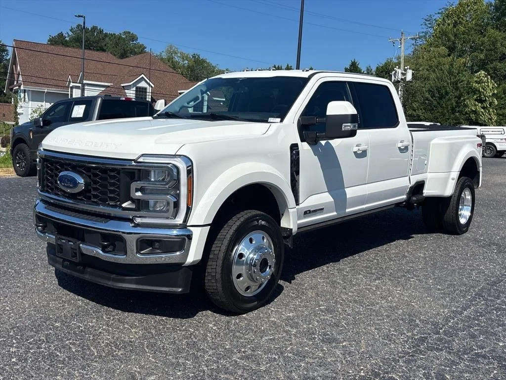 Used 2023 White Ford Lariat image 3