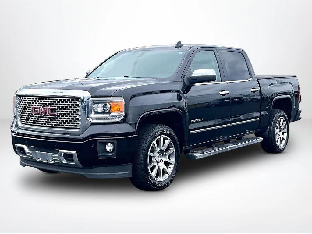Used 2015 Black GMC Denali image 37