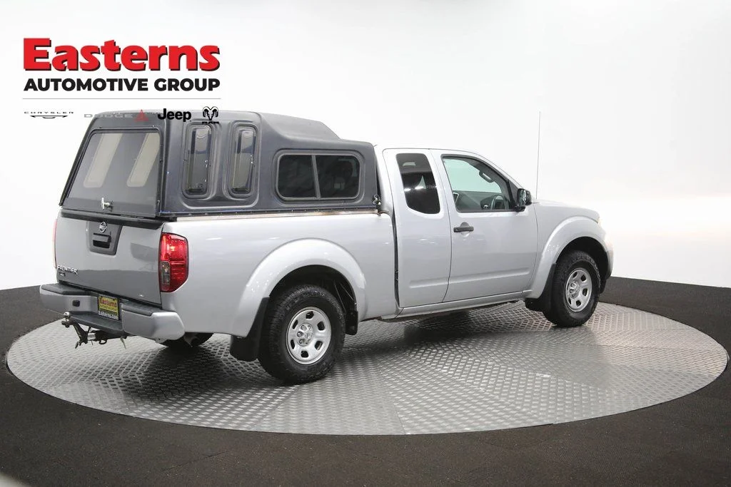 Used 2019 Silver Nissan S image 44