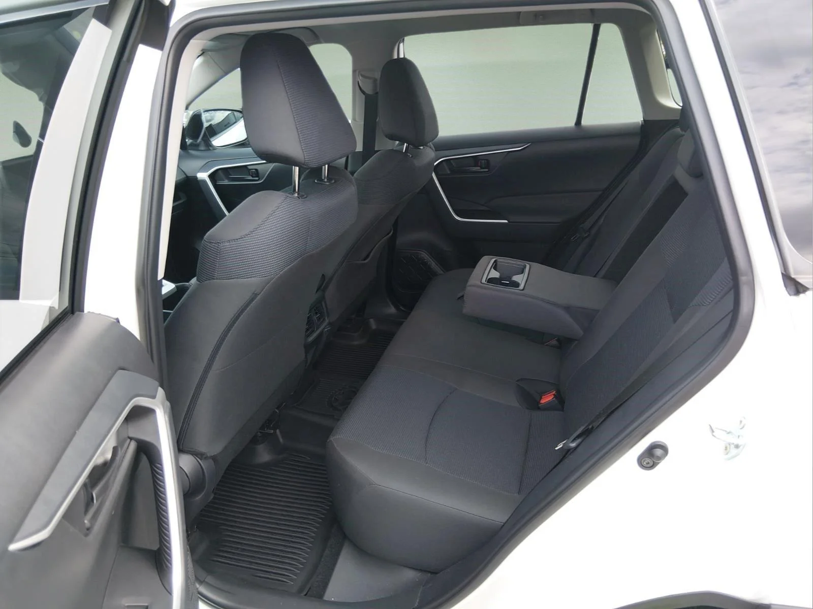 Used 2025 Ice Cap Toyota LE image 20