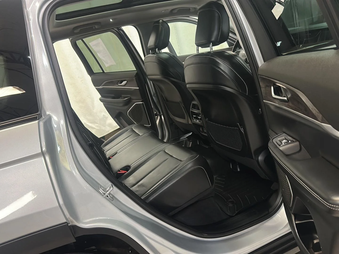 Used 2022 Silver Zynith Jeep Limited image 29