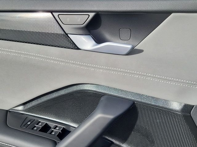 2026 Volkswagen Tiguan SE R-LINE BLACK - Photo 10