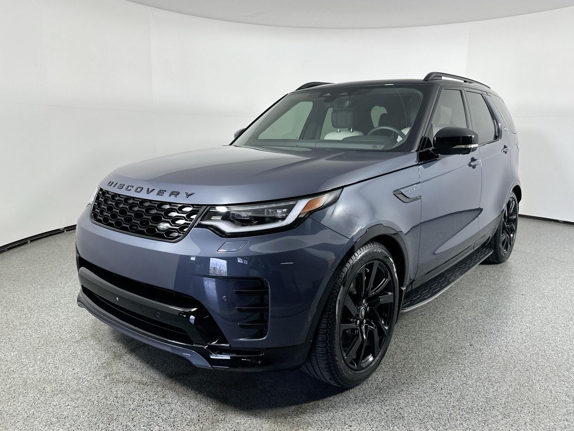 2024 Land Rover Discovery Dynamic SE