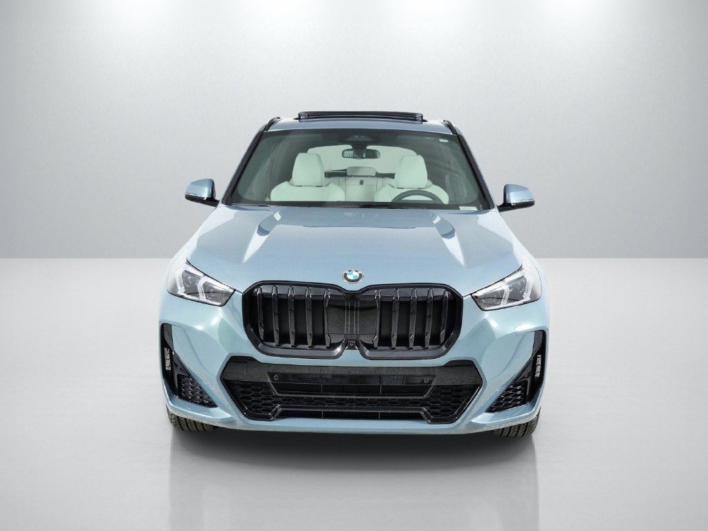 Used 2026 Cape York Green Metallic BMW xDrive28i image 3