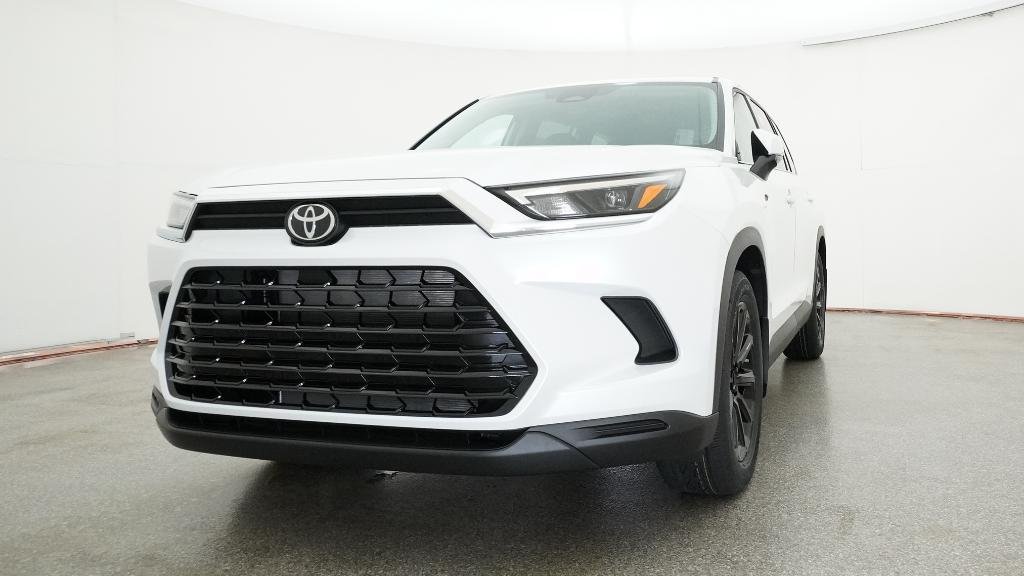 New 2026 Wind Chill Pearl Toyota XLE image 3