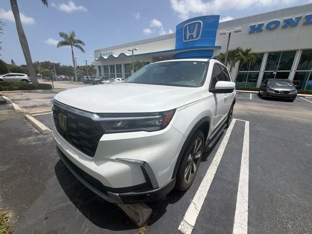 2025 Honda Pilot Elite AWD's photo