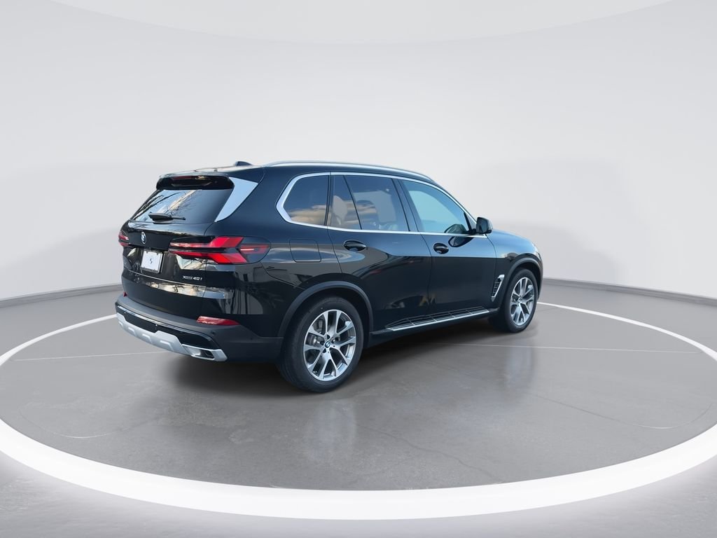 Used 2026 Black Sapphire Metallic BMW xDrive40i image 8