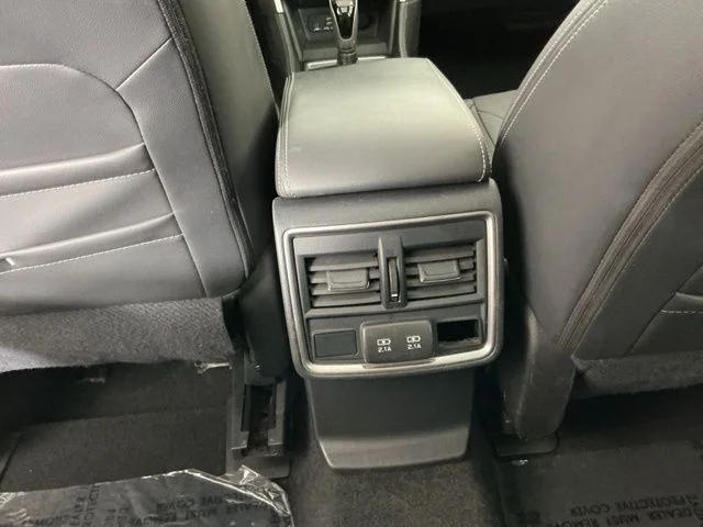 Used 2019 Crystal White Pearl Subaru Limited image 25