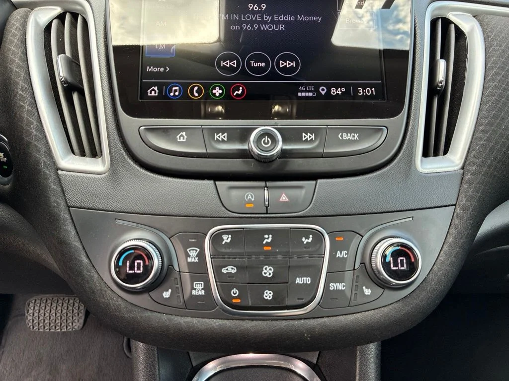 Used 2024 Gray Chevrolet LT image 17