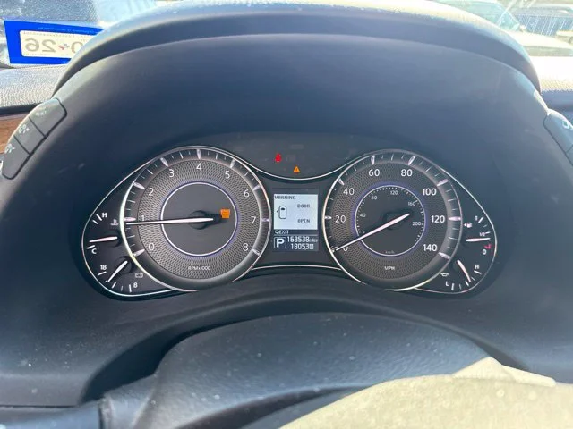 Used 2014 Silver INFINITI 2WD 4dr image 12