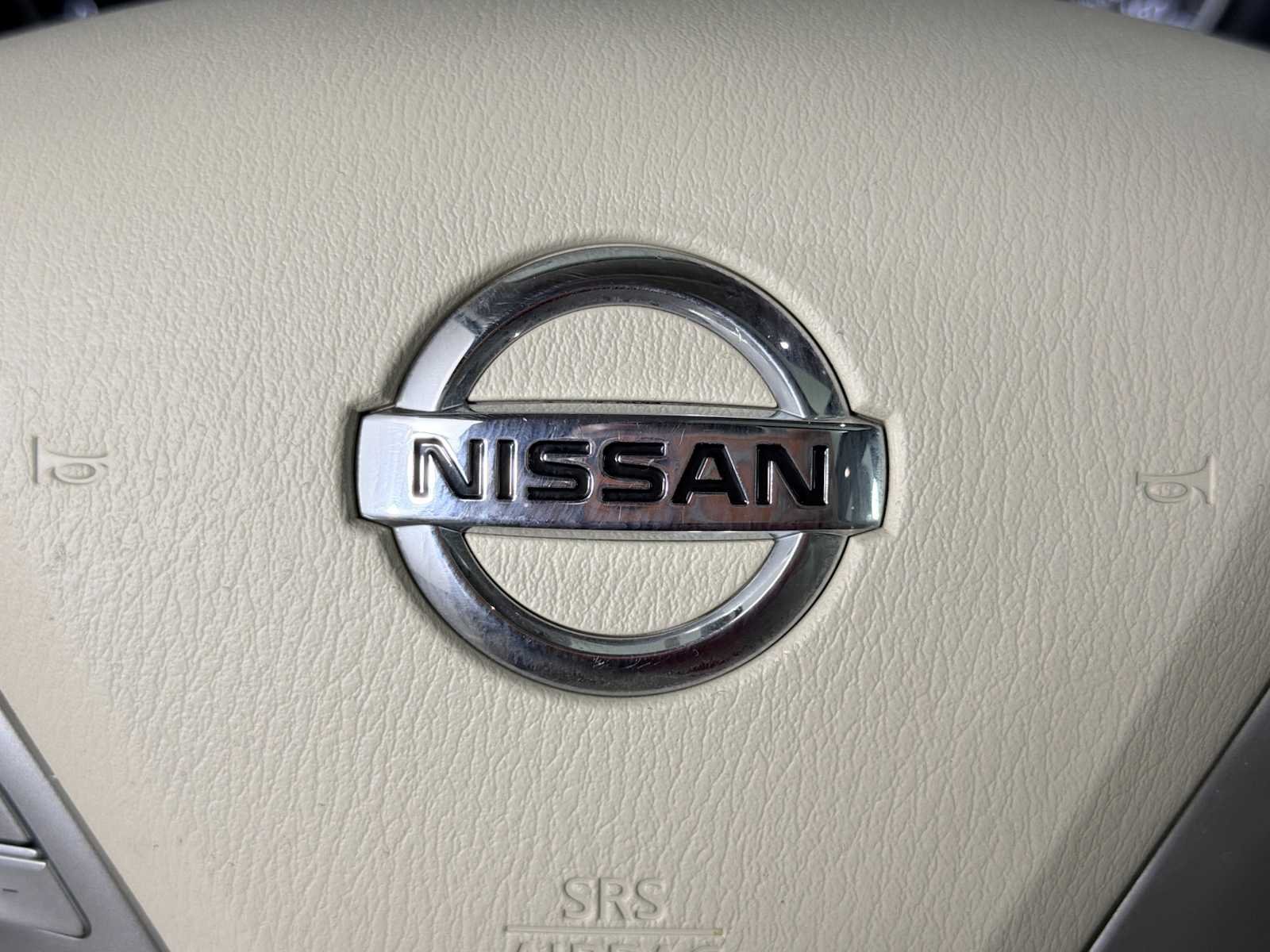 Used 2018 Pearl White Nissan Platinum image 22