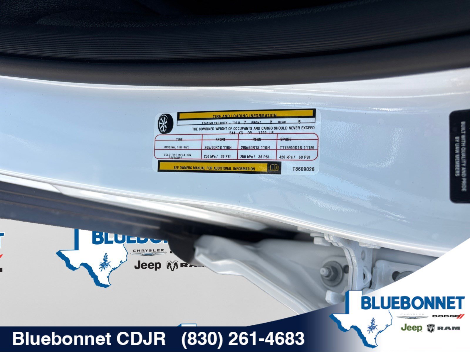 New 2026 Bright White Clear-Coat Exterior Paint Jeep Laredo image 24