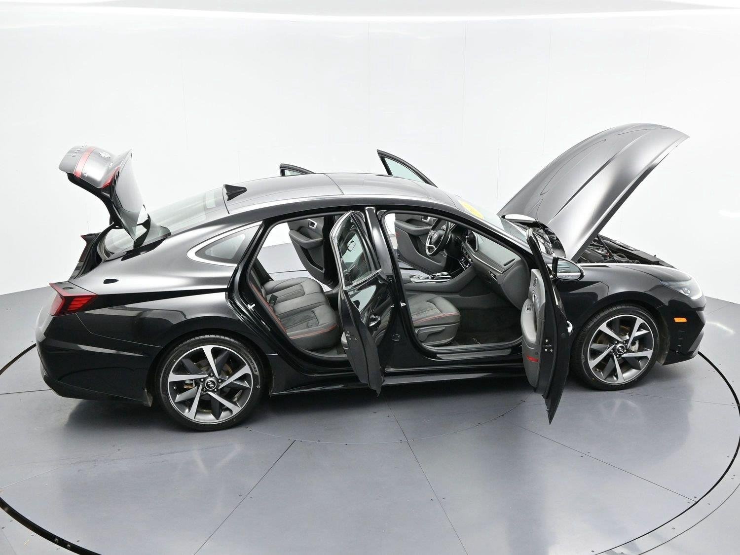 Used 2022 Phantom Black Hyundai SEL Plus image 41