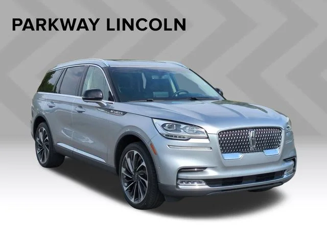 Used 2021 Silver Lincoln Reserve image 7