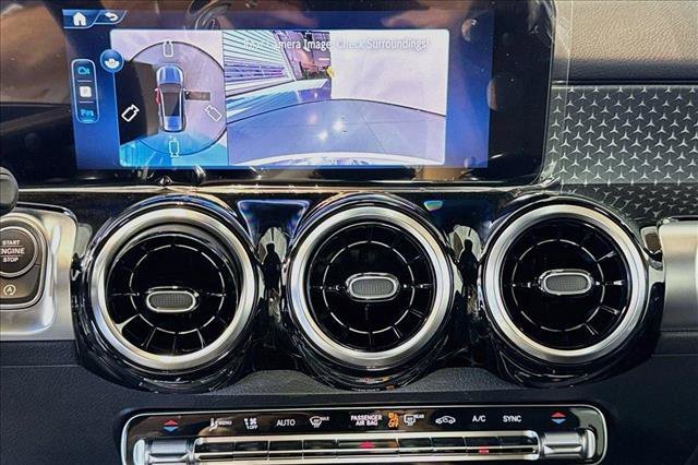 New 2026 Polar White Mercedes-Benz GLB 250 image 42