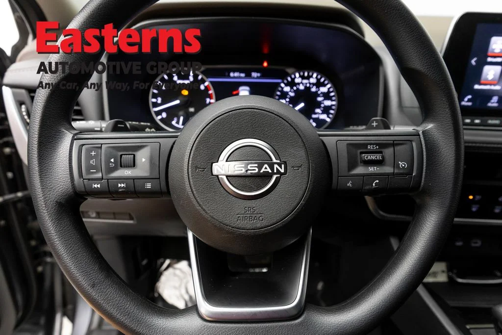 Used 2023 Gray Nissan S image 10