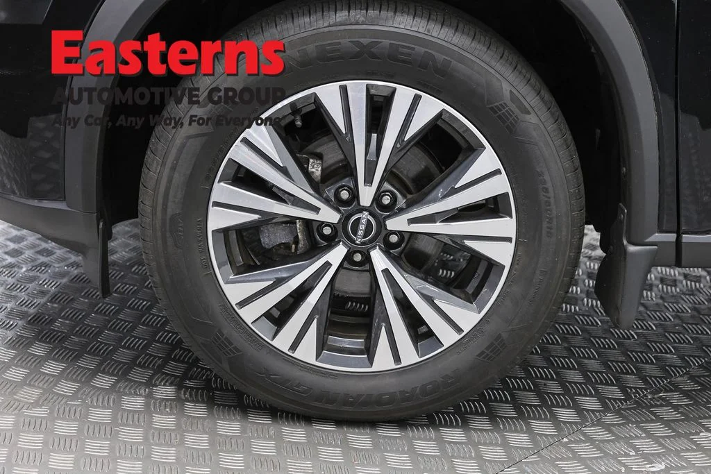 Used 2023 Black Nissan SV image 33