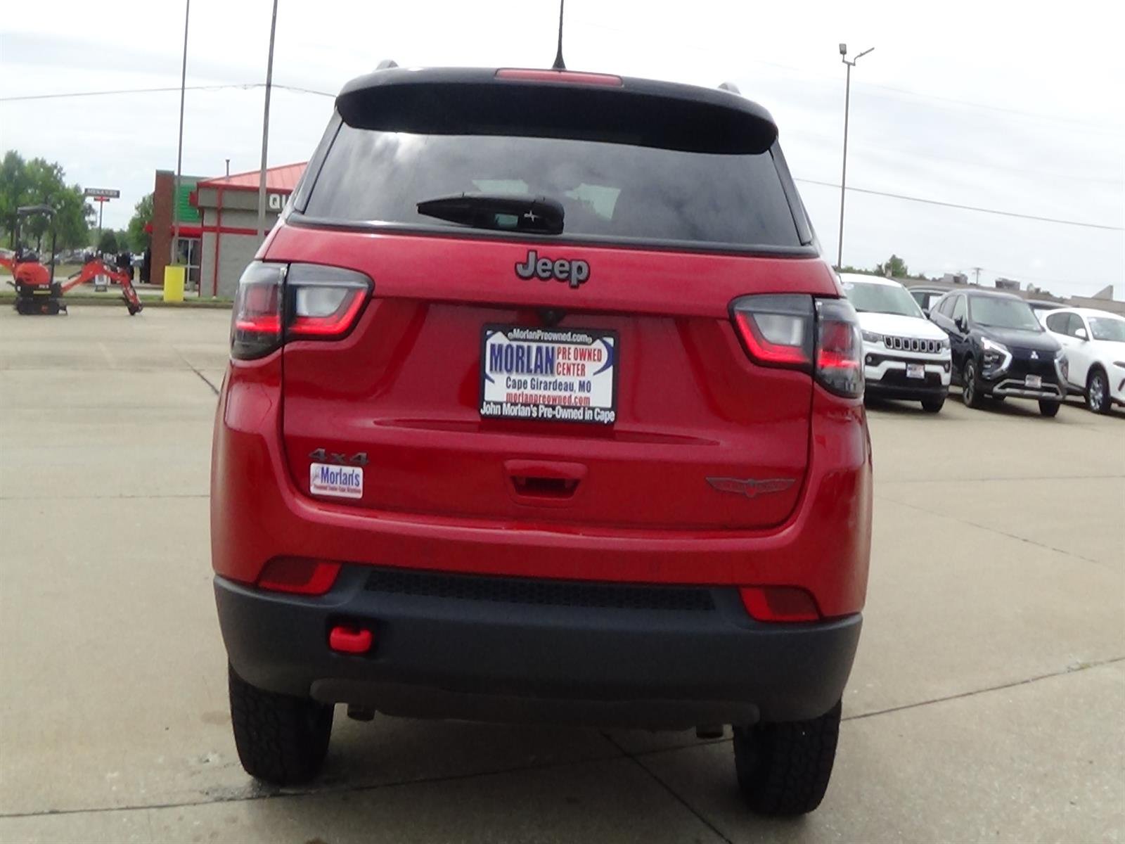 Certified Used 2024 Red Hot Pearl Coat (pr6) Jeep Trailhawk image 7