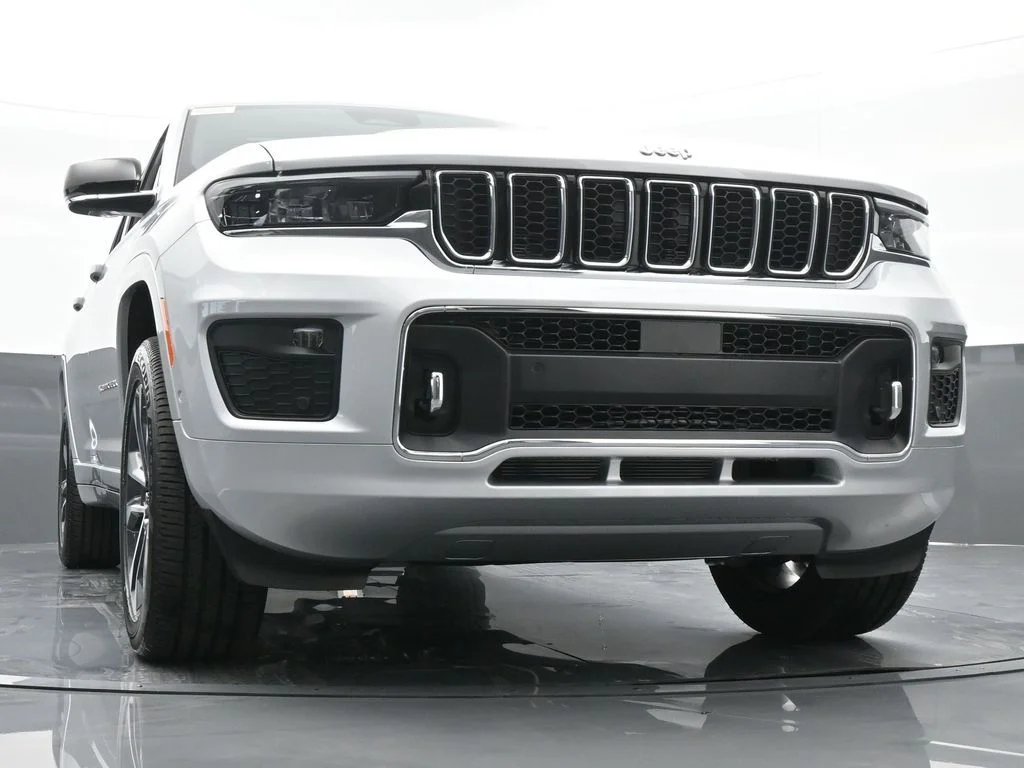 Used 2024 Silver Zynith Jeep Overland image 57