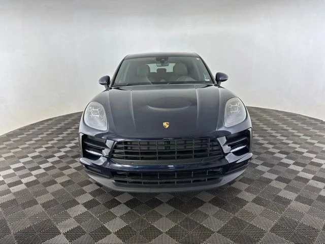 Used 2020  Porsche Base image 3