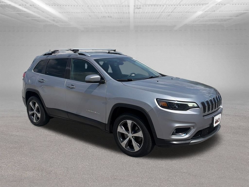 Used 2019 Silver Jeep Limited image 8