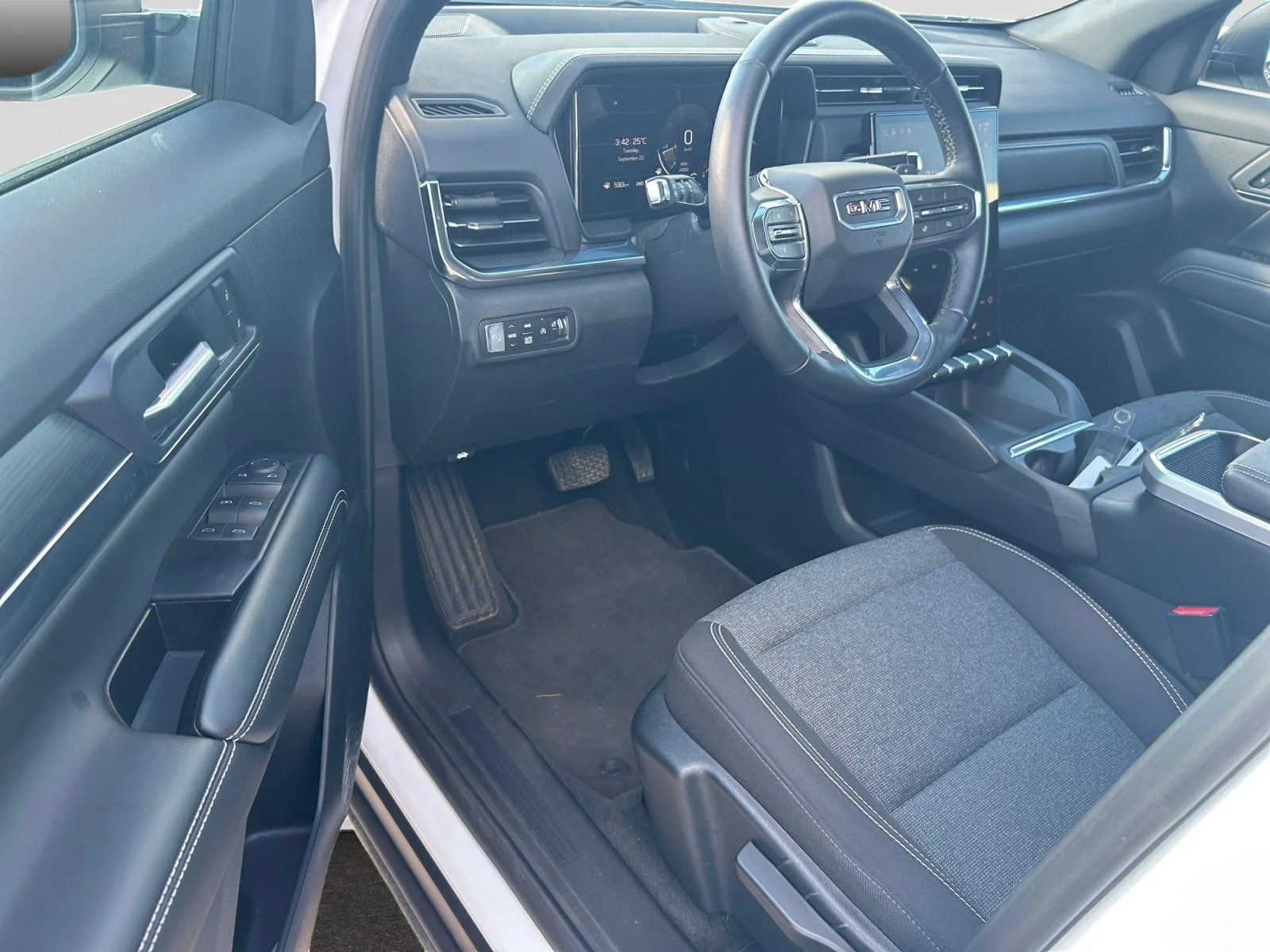 Used 2026 White GMC AWD Elevation image 12
