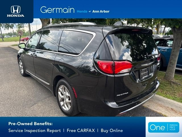 Used 2019 Brilliant Black Crystal Pearlcoat Chrysler Limited image 20
