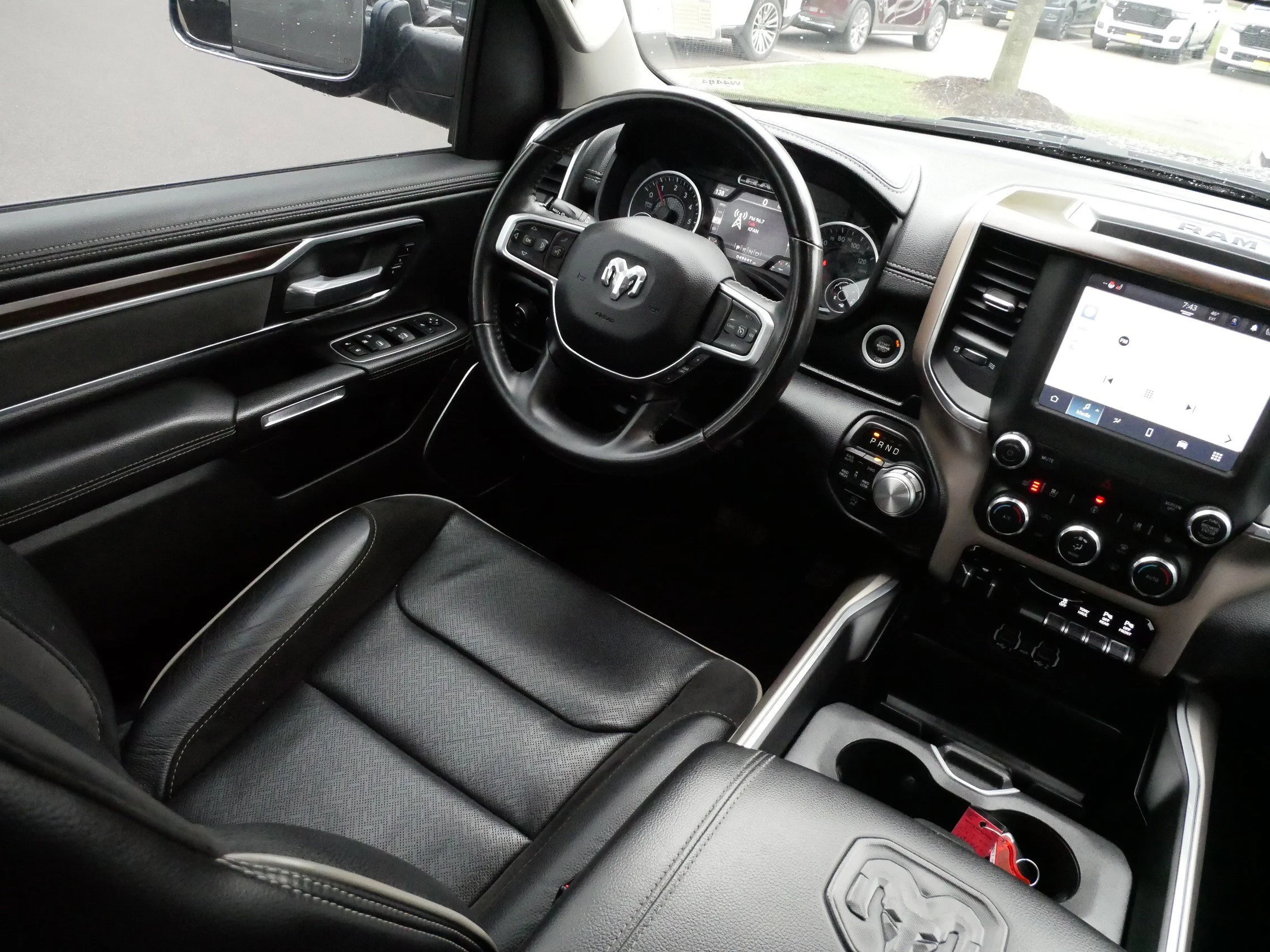 Used 2022 Diamond Black Crystal Pearlcoat Ram Laramie image 9