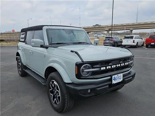 Used 2023 Carbonized Gray Metallic Ford Outer Banks 4x4 image 7