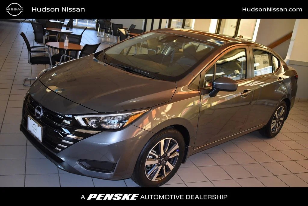 2025 Nissan Versa 1.6 SV CVT's photo
