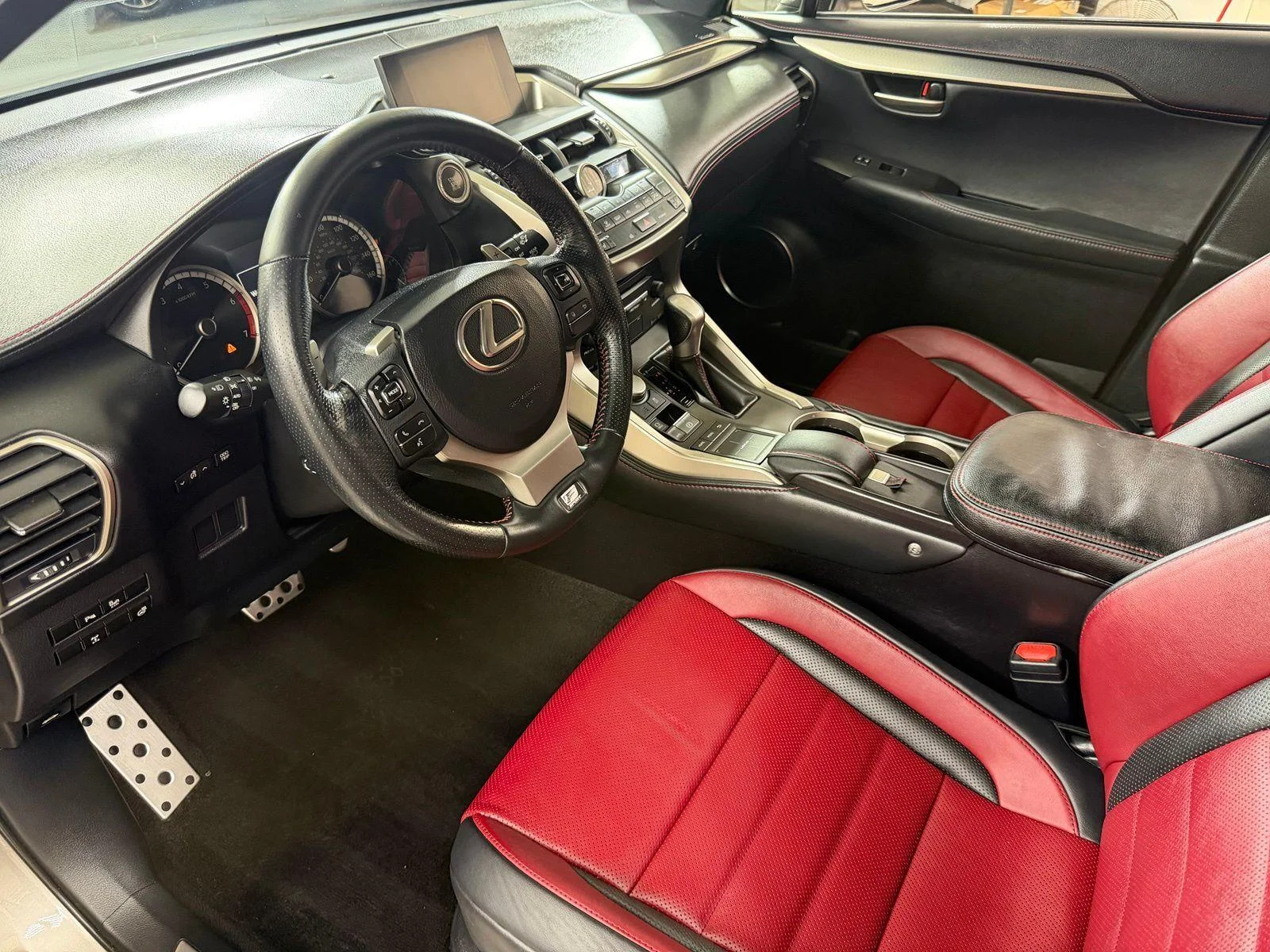 Used 2015 Atomic Silver Lexus F Sport image 31
