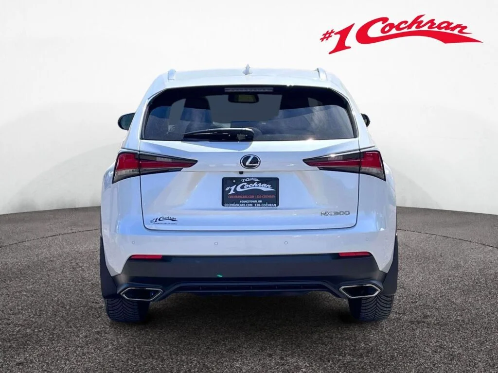 Used 2021 Eminent White Pearl Lexus  image 8