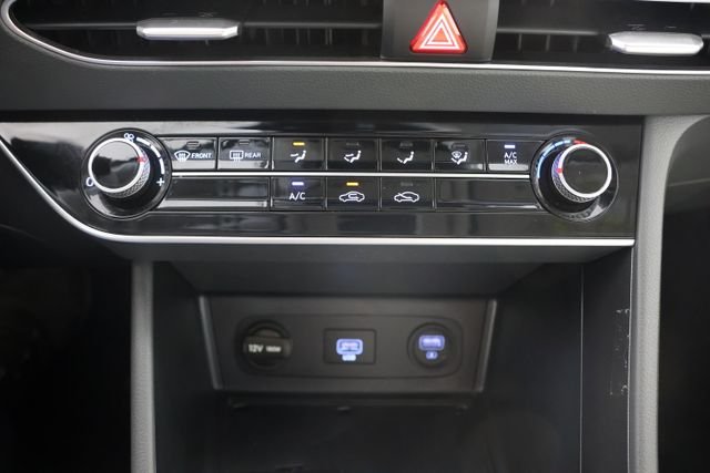 Used 2023 Blue Hyundai SE image 15