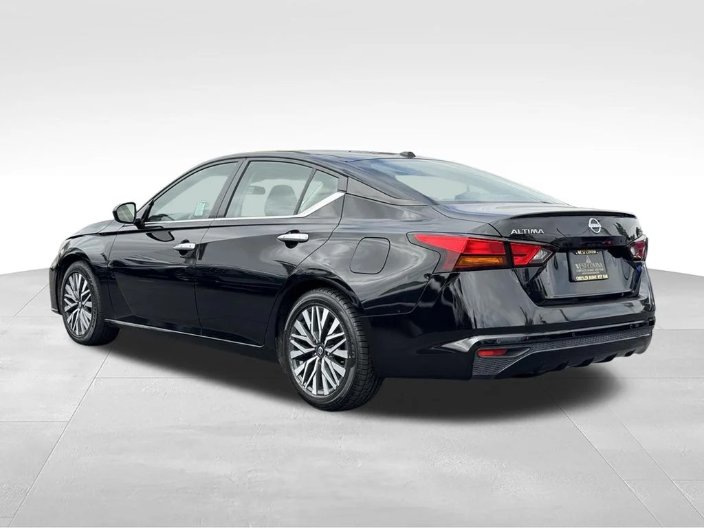 Used 2024 Black Nissan 2.5 SV image 7
